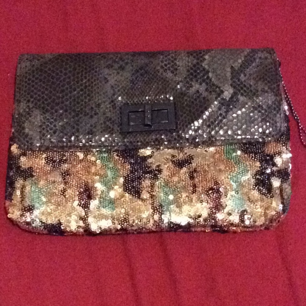 Sequins Camouflage, Snakeskin Clutch 🐍